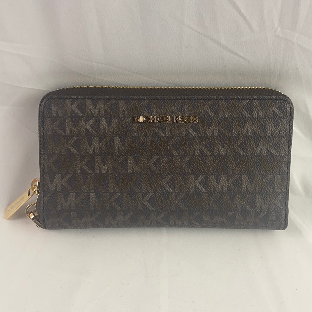 Michael Kors Jet Set Large Phone Wristlet Wallet